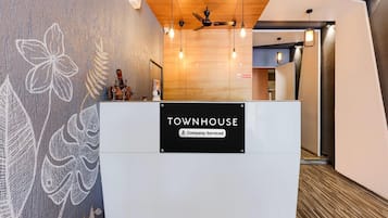 House | Meja sambut tetamu