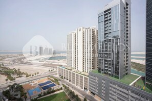 Exterior - Bloomfields Premium 2BR in Parkside (Abu Dhabi)