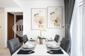 Dining - Bloomfields Premium 2BR in Parkside (Abu Dhabi)