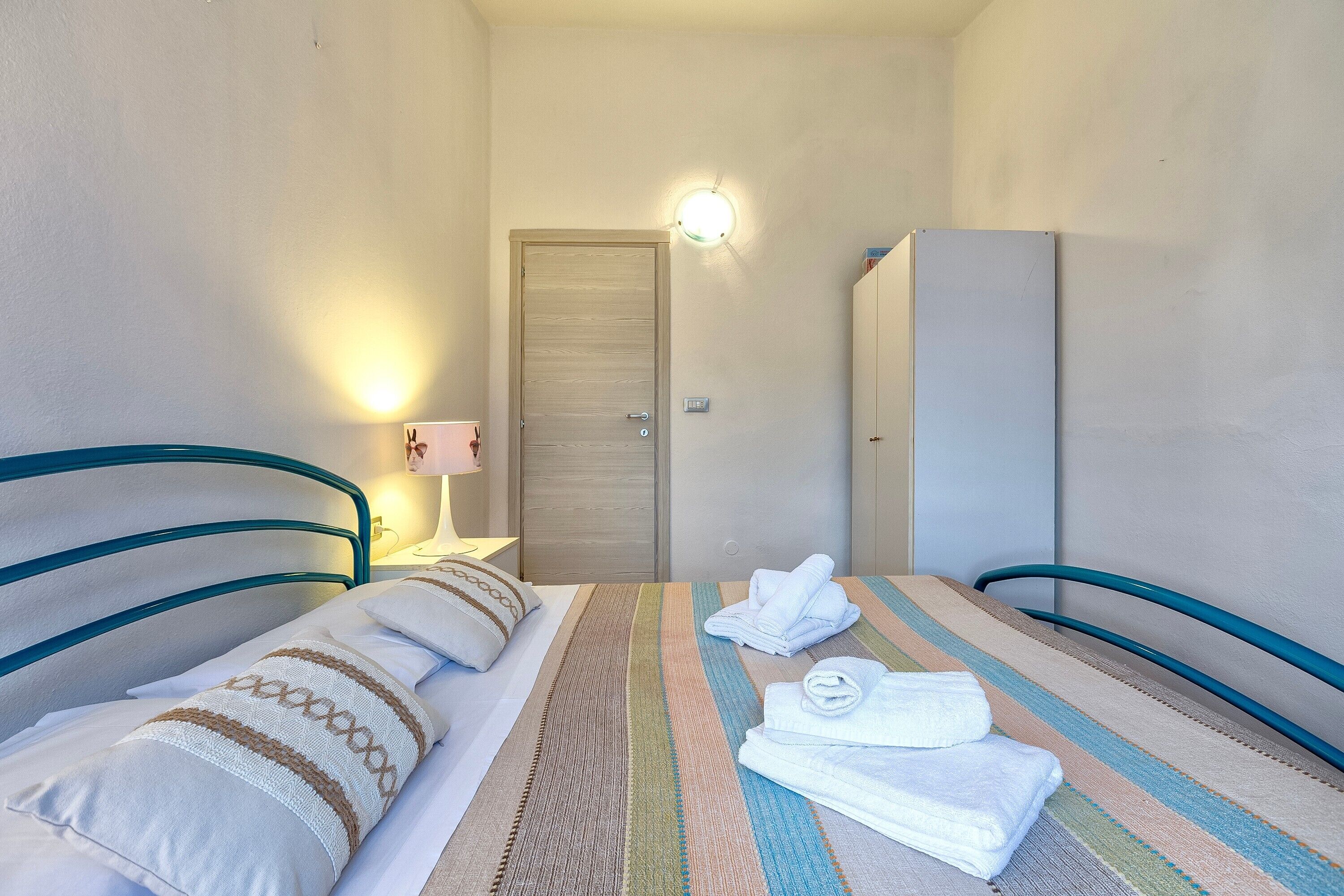 2 chambres, fer et planche à repasser, Wi-Fi, draps fournis