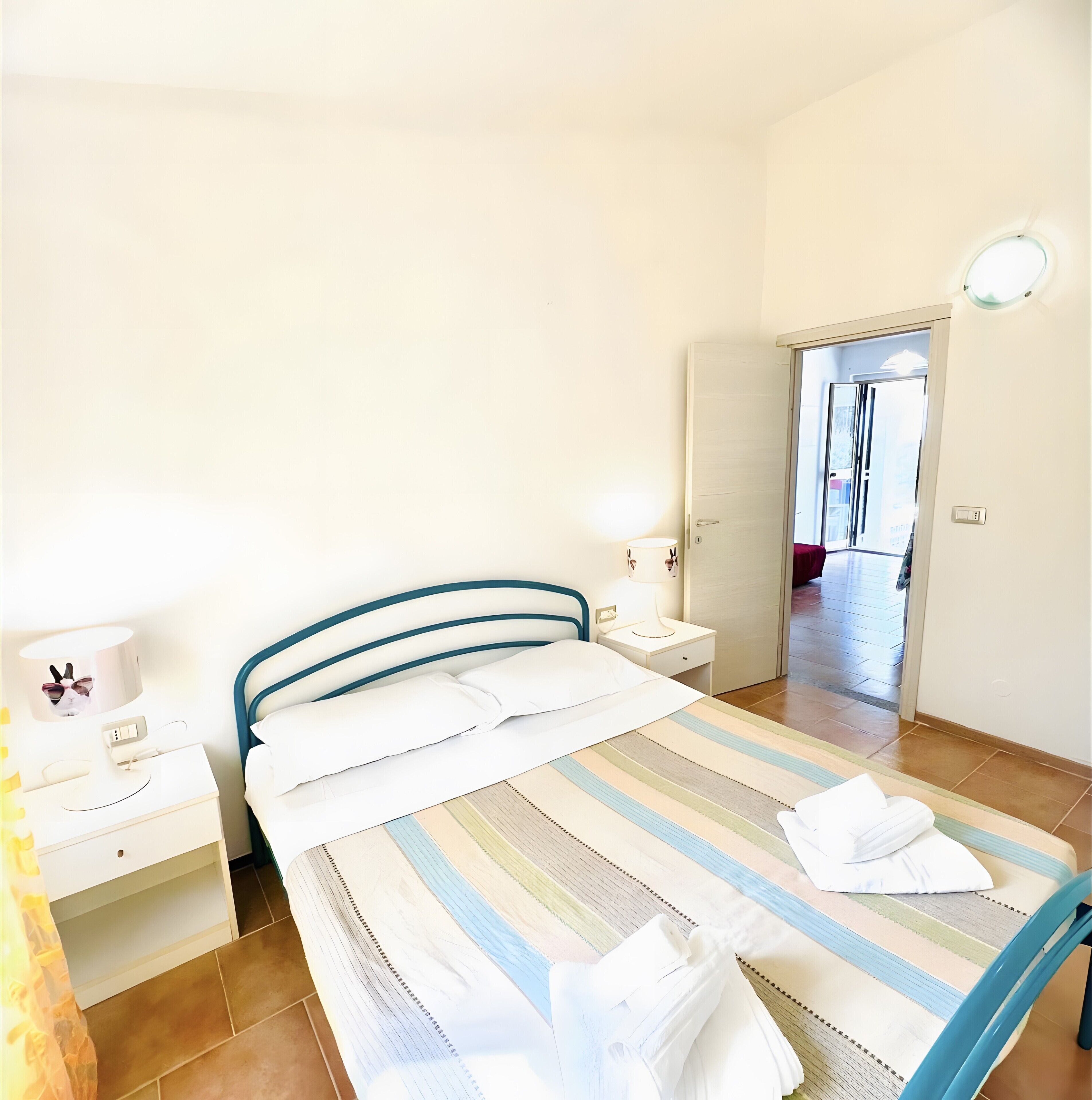 Strykjärn/strykbräda, wi-fi och sängkläder