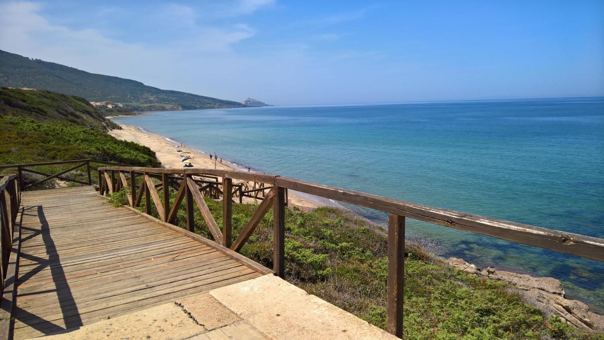 Una spiaggia nelle vicinanze