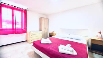 1 bedroom, iron/ironing board, WiFi, bed sheets