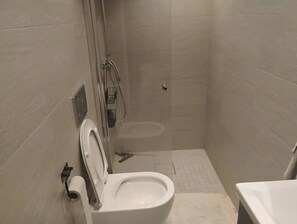 Bathroom - Room-a Nice Room in a House (Oslo)