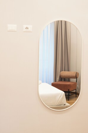 In-room safe, blackout drapes, soundproofing, iron/ironing board - B-STAY Via Ulpiano 47 (Rome)