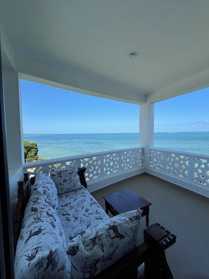 Property grounds - 2bedroom beachfront Apartmnt Mombasa,Seaview,Ac,pool,gym,restaurant,beach access (Mombasa)
