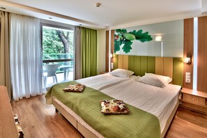 Economy Studio | In-room safe, soundproofing, iron/ironing board, free WiFi