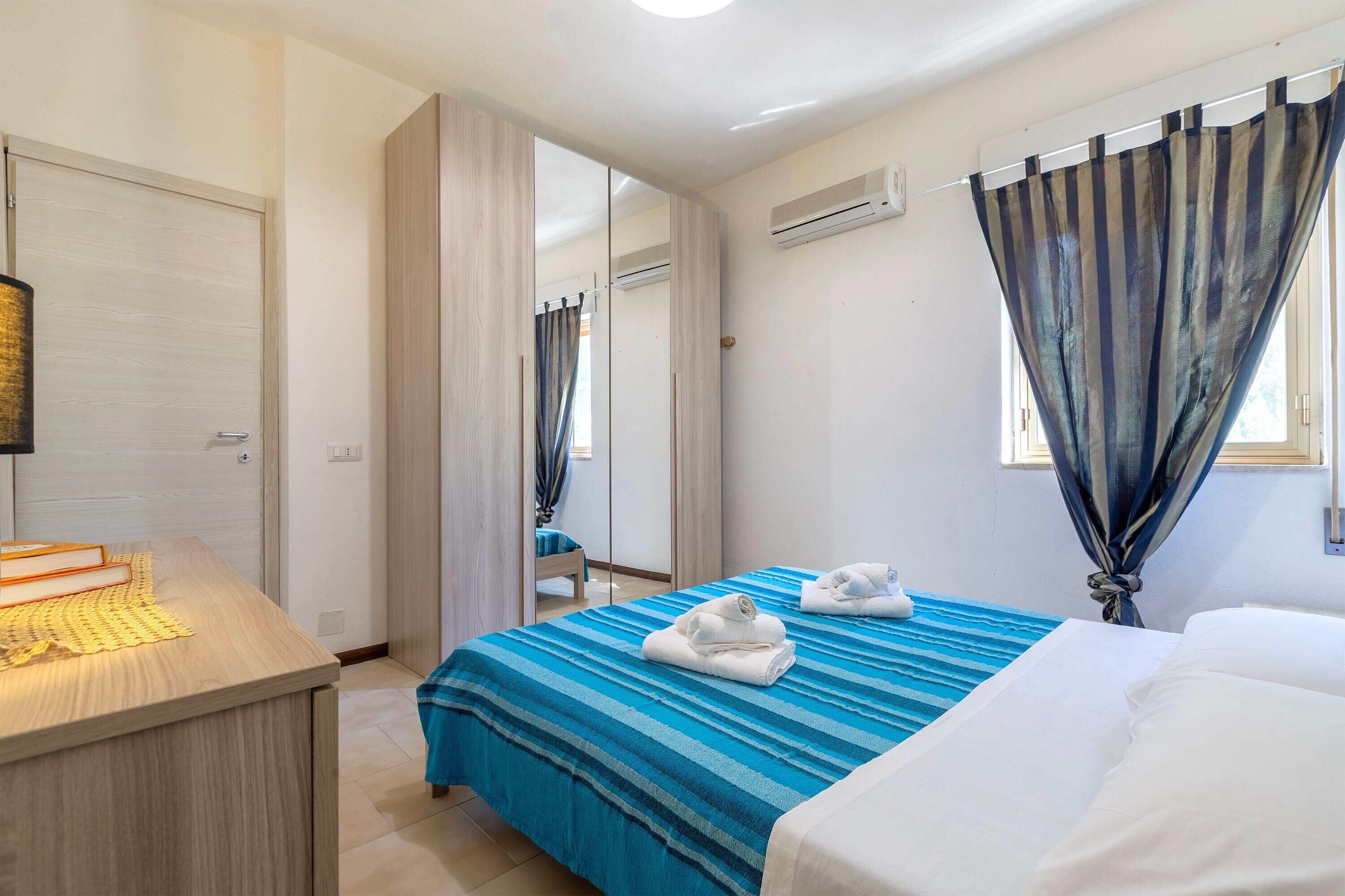 Ferros/tábuas de passar roupa, Wi-Fi, roupa de cama