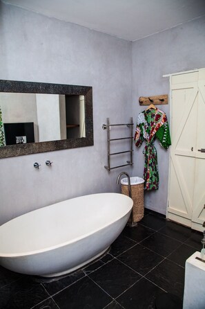 Bathroom - Latitude 15 (Lusaka)