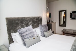 Room - Latitude 15 (Lusaka)