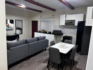 Interior - 24blouieville (Lusaka)