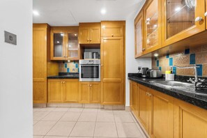Apartment - Stayshort - 2 Bed in Downtown That Sleeps 6 With Burj Khalifa View (Dubai)