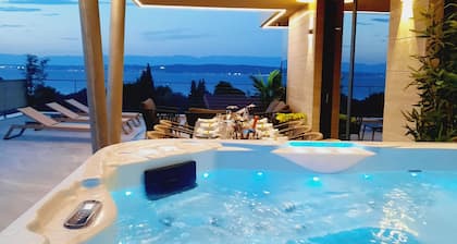 Deluxe Villa Supreme Pašman mit beheiztem Pool