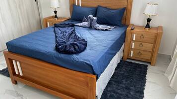 Fer et planche à repasser, Wi-Fi, literie fournie