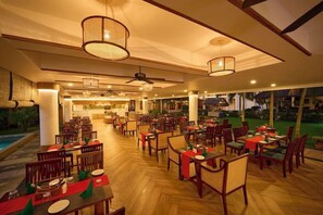 Outdoor dining - Aveda Kumarakom (Kottayam)