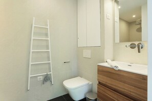 Hair dryer, soap, shampoo - Lovely Apartment Center of Paris (Paris)