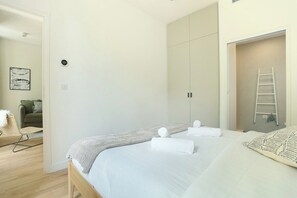 1 bedroom, laptop workspace, iron/ironing board, bed sheets - Lovely Apartment Center of Paris (Paris)