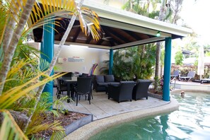 Outdoor pool - Trinity Beach Pacific Resort (Cairns)