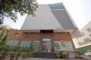 Exterior - Keys The Aures Hotel (Chhatrapati Sambhajinagar)