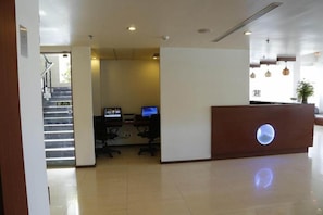 Lobby - Keys The Aures Hotel (Chhatrapati Sambhajinagar)