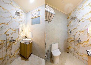 Deluxe Room | Bilik Mandi | Pancuran mandi, tuala disediakan, sabun, syampu 