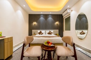Deluxe Room | Soundproofing - Hotel Silver Star (Greater Noida)