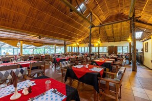 Dining - Sentrim Mara Lodge (Maasai Mara)