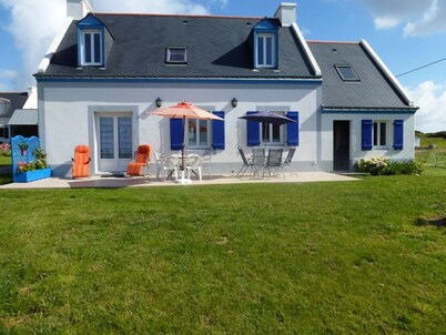 New house 3 rooms, near beach in Locmaria, sleeps 6-8