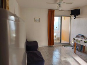 TV - Apartment in Gruissan - Pool & Parking, 2/3 Pers. (Gruissan)