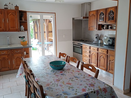 Gîte Confortable à Nargis avec Parking Privé, Proche Paris