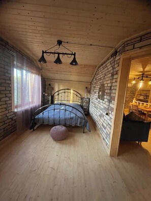 6 bedrooms, Internet, bed sheets - Byurakan Boutique Art-Hotel - 6 rooms with a special design and spirit (Byurakan)