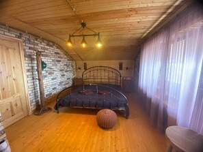 6 bedrooms, Internet, bed sheets - Byurakan Boutique Art-Hotel - 6 rooms with a special design and spirit (Byurakan)