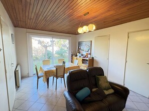 Interior - Cozy Lakeside Holiday Home with Wi-Fi, Biscarrosse (Biscarrosse)