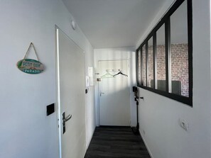 Interior - Renovated Port Studio with Terrace and WiFi (Capbreton)