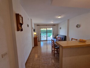Interior - Apartment 400m from the beach with communal pool (L'Escala)