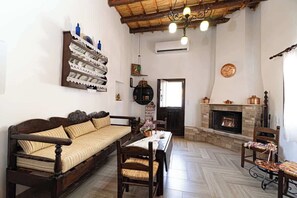 2 bedrooms, soundproofing, Internet - Evnia Sunset Crete Escape Private Hottub Retreat (Archanes-Asterousia)