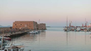 Apartment | 2 bedrooms, soundproofing, Internet