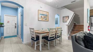 Nhà | 4 phòng ngủ