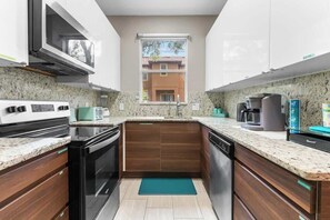 House | 4 bedrooms - Time of Your Life Townhouse 4bd 3bth Amenities (Davenport)