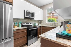 House - Time of Your Life Townhouse 4bd 3bth Amenities (Davenport)