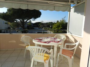 Outdoor dining - Studio with Terrace - Le Lavandou (Le Lavandou)