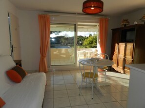 Interior - Studio with Terrace - Le Lavandou (Le Lavandou)