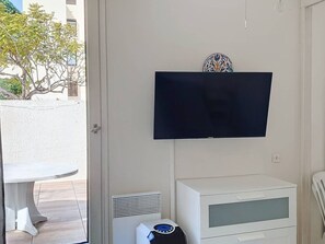 Interior - Air-Conditioned T3 with Terrace - Beach Access, Pets Allowed (Bormes-les-Mimosas)