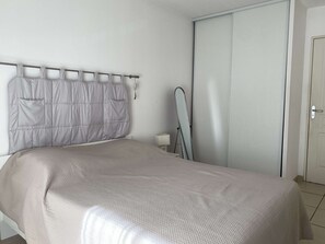 1 bedroom - T2 Apartment with Air Conditioning and Terrace in Balaruc-les-Bains (Balaruc-les-Bains)
