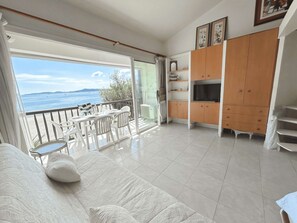 Interior - Loft Studio A/C, Beach, Sleeps 4 (Port Grimaud)