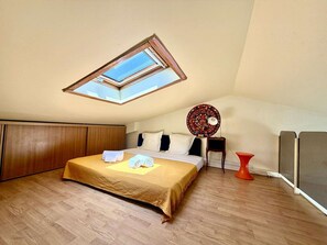 Bed sheets - Loft Studio A/C, Beach, Sleeps 4 (Port Grimaud)