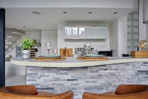Apartment | Dining - Chic Duplex Loft in the Heart of Paris Montorgueil (Paris)