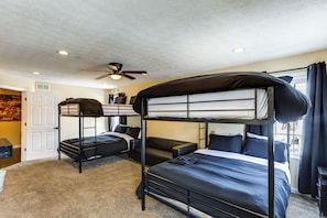Apartment (2 Bedrooms) | Interior - Shop, Dine & Play: Cincinnati Retreat! (Cincinnati)