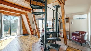 House (1 Bedroom) | Interior