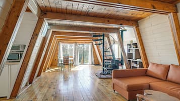 House (1 Bedroom) | Interior